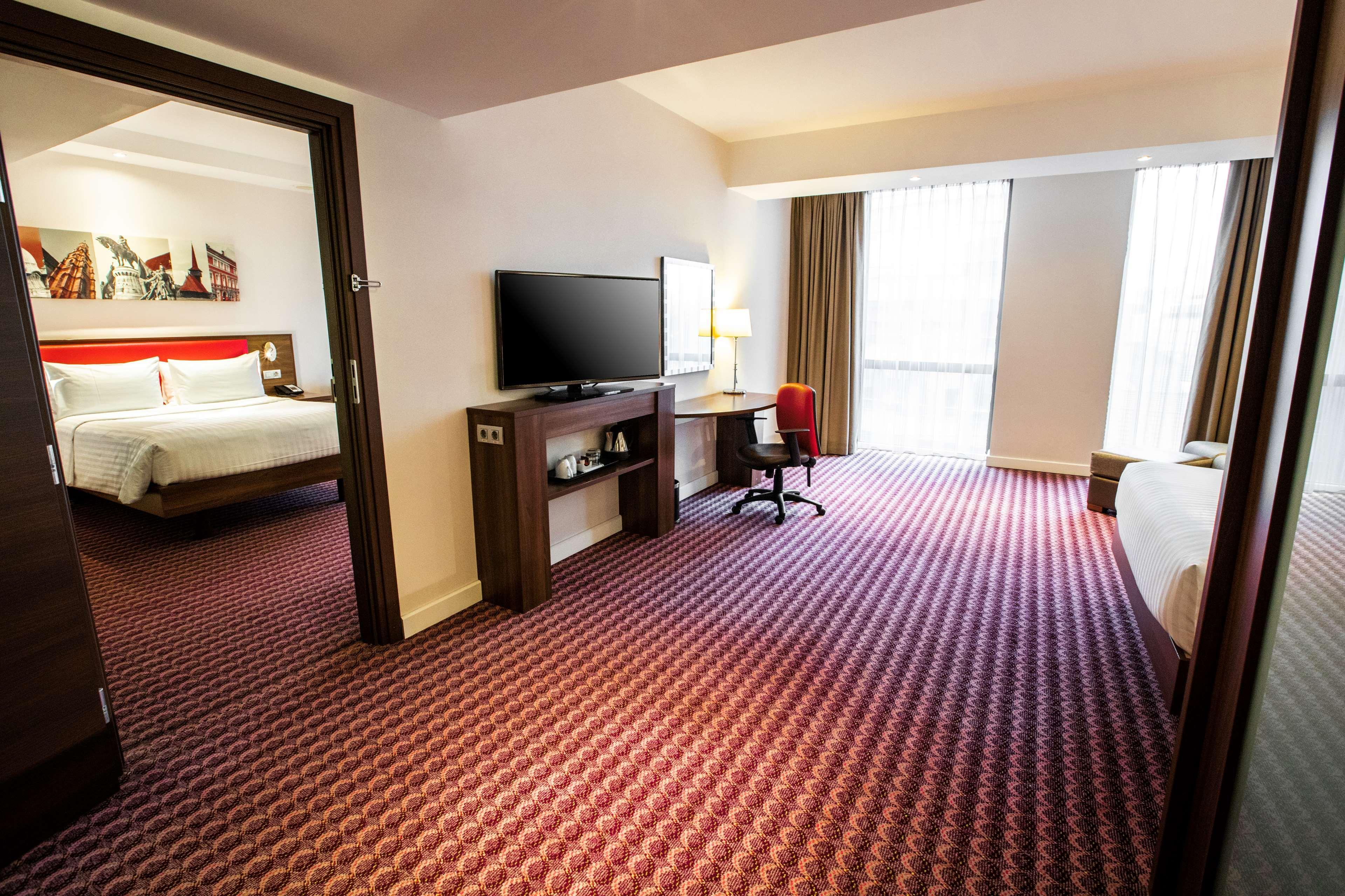 Hampton By Hilton 3*