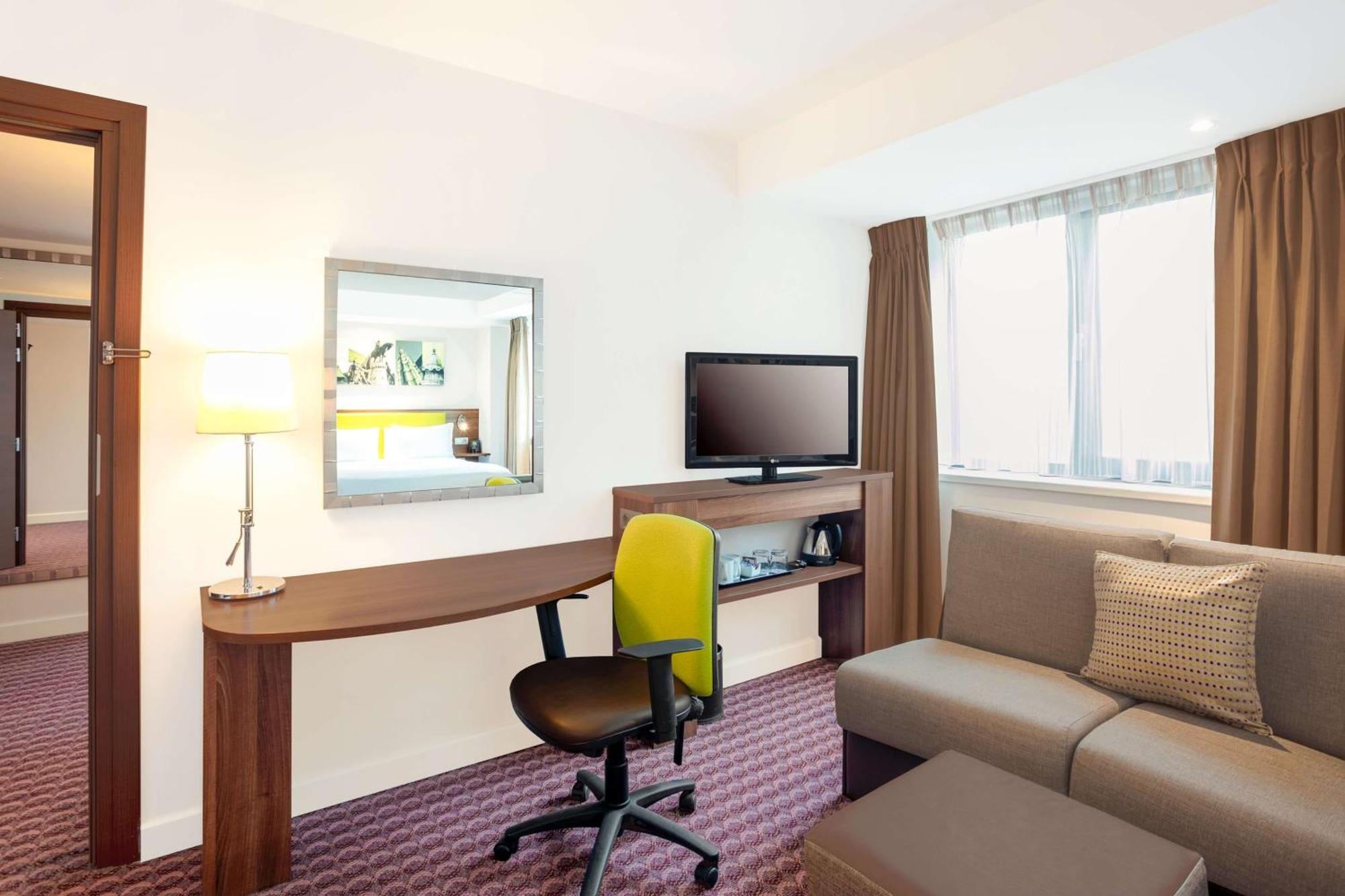 Hampton By Hilton Hotel