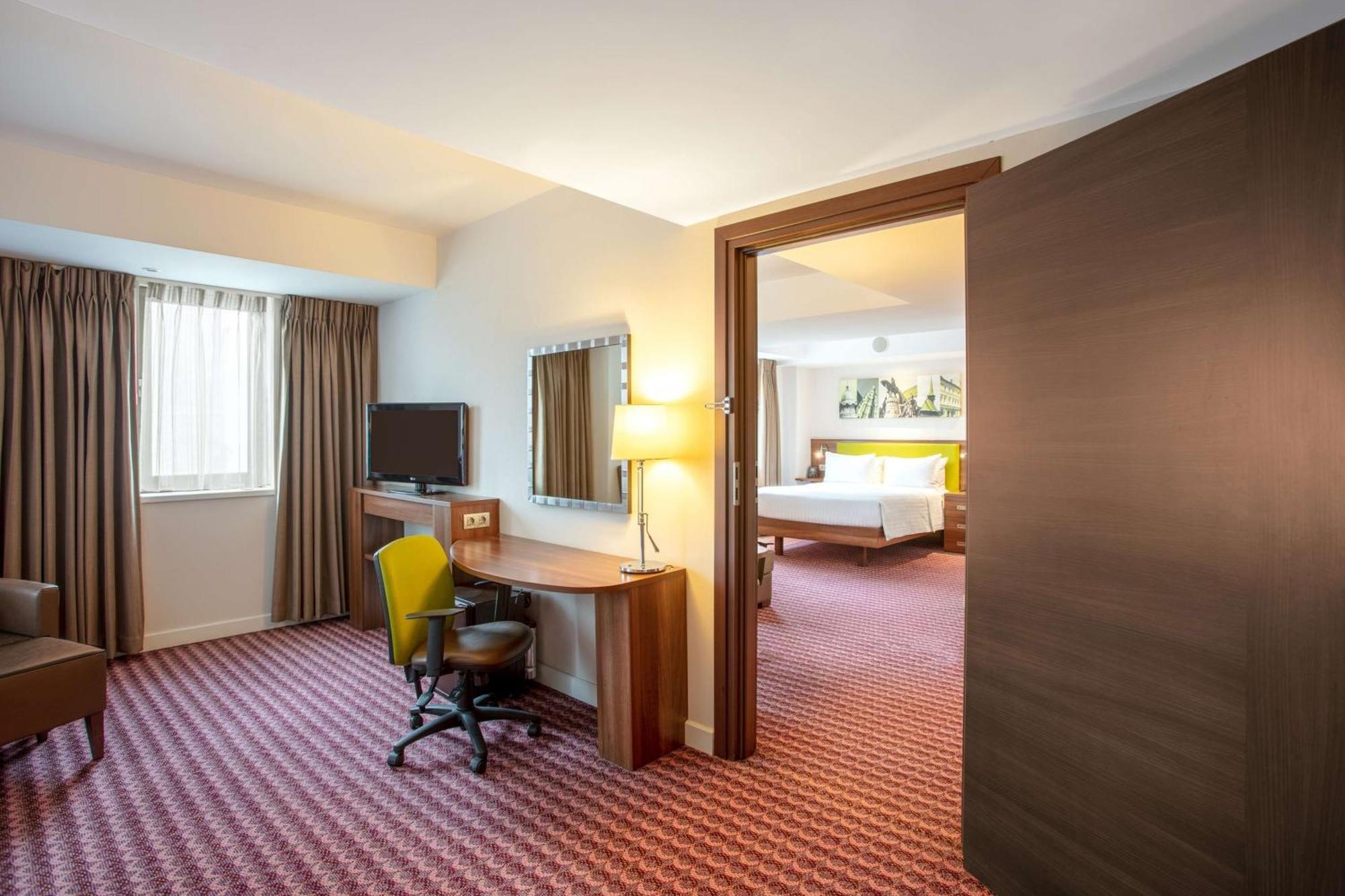 Hampton By Hilton Hotel 3*