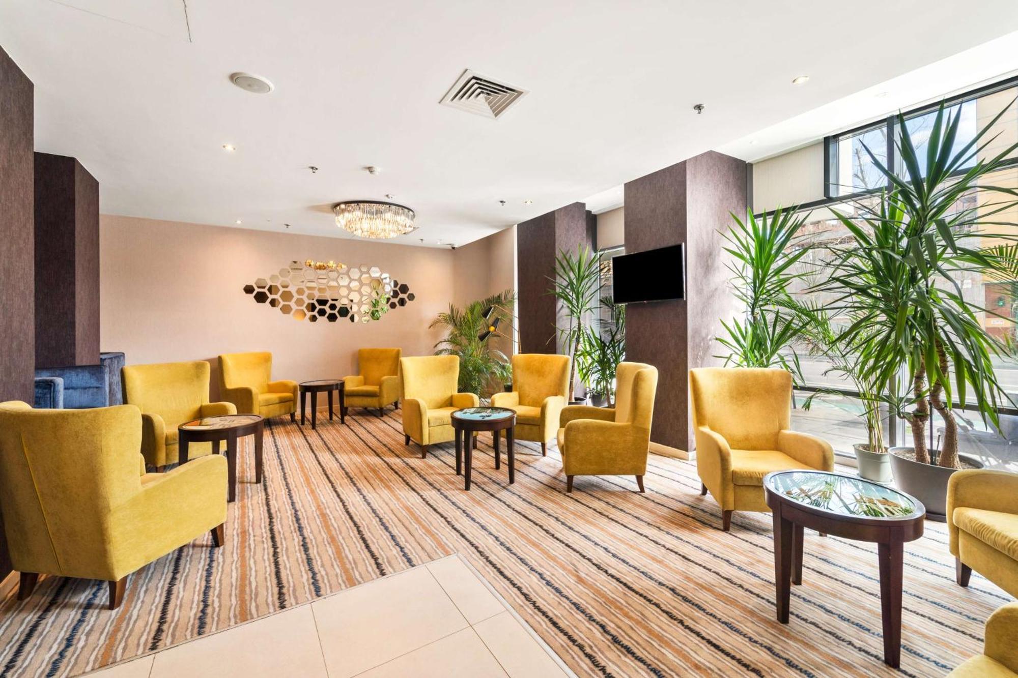 Hotel Hampton By Hilton 3*