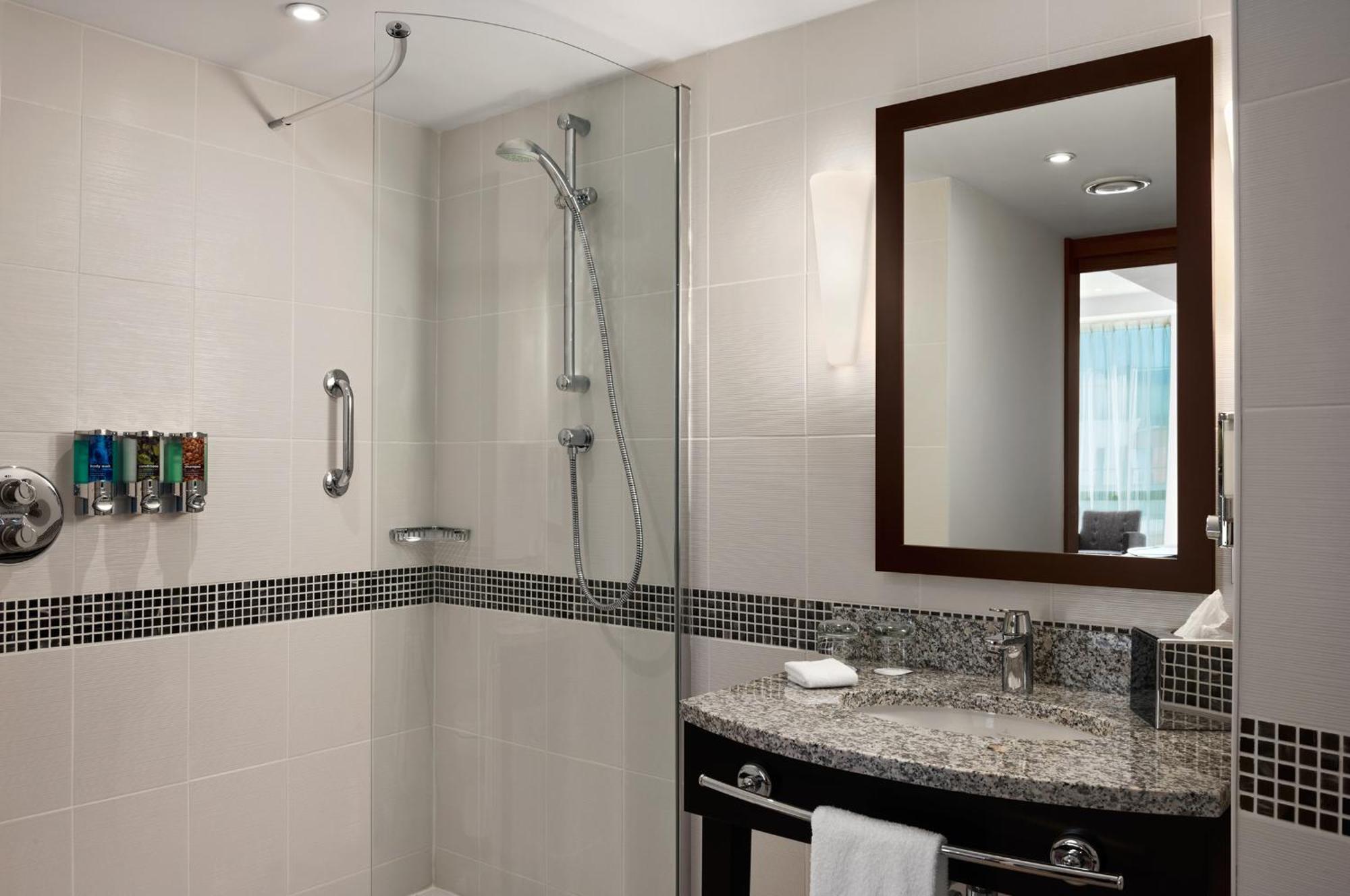 Hotel Hampton By Hilton 3*