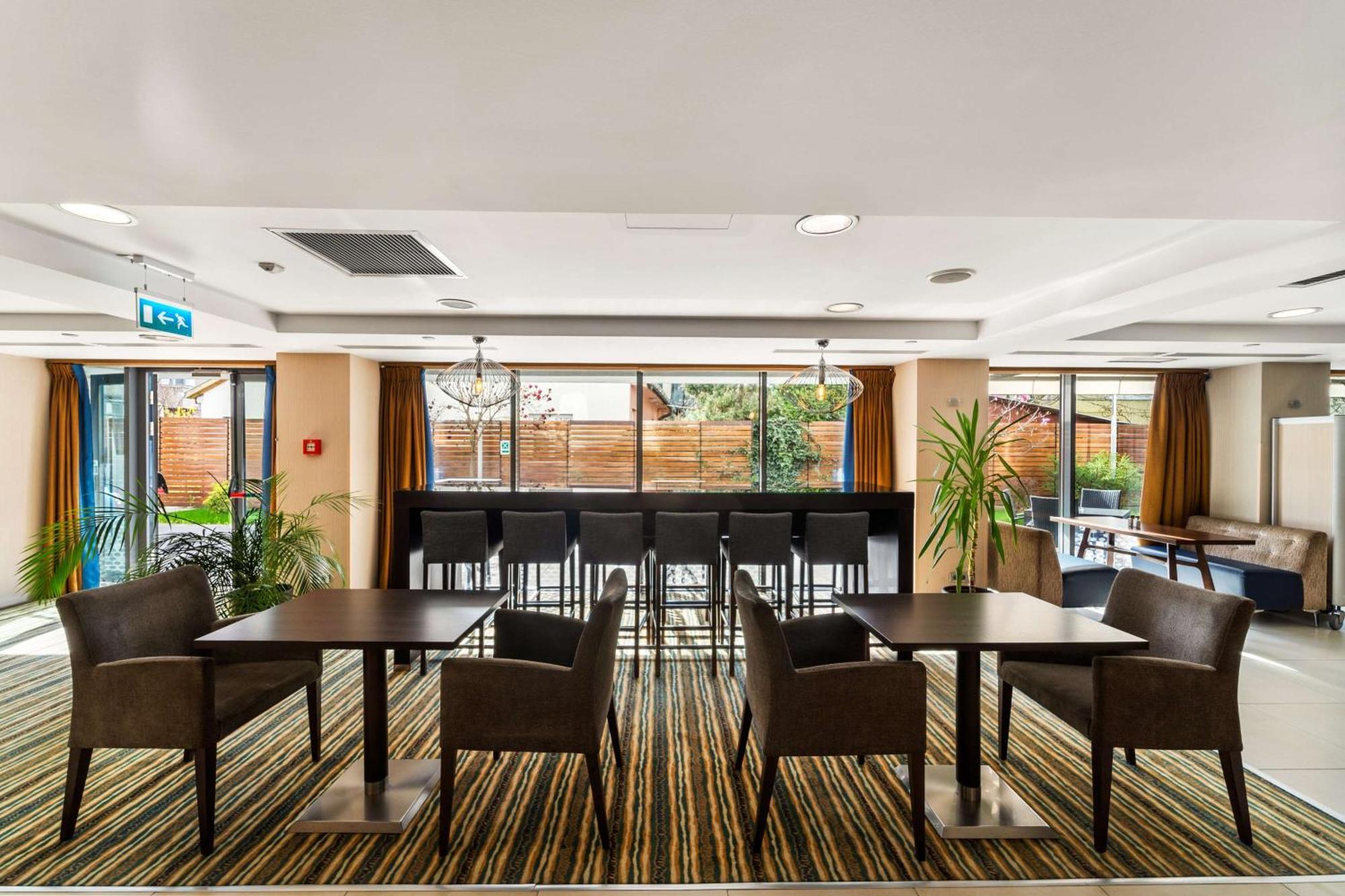 Hampton By Hilton