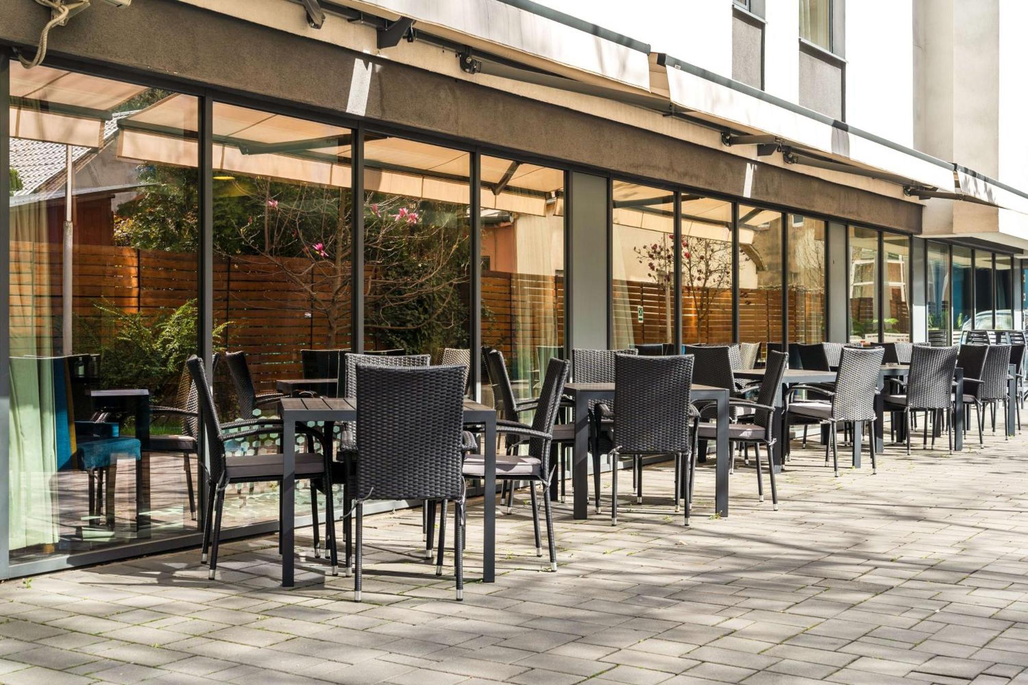Hampton By Hilton Hotel 3*