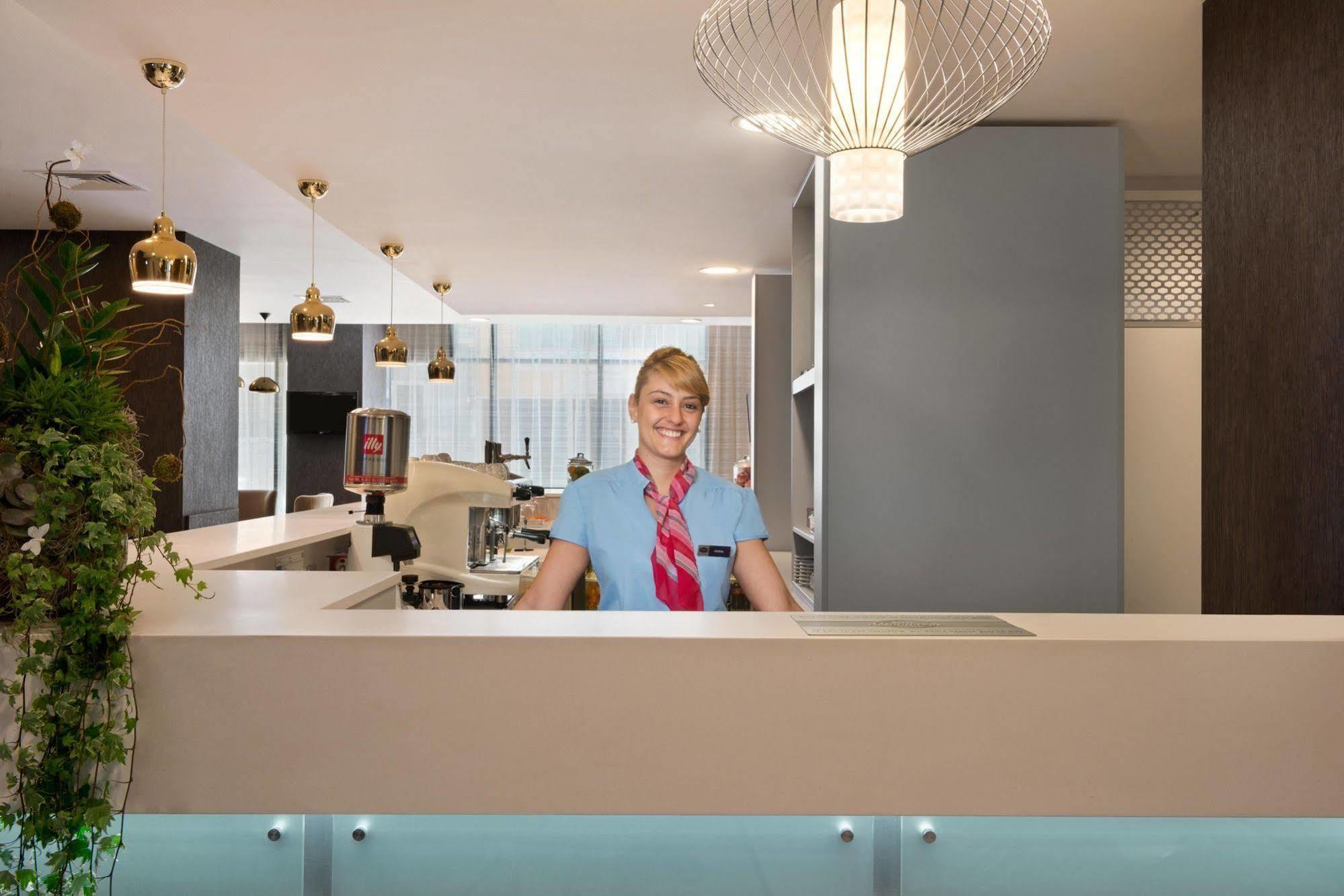 Hotel Hampton By Hilton 3*